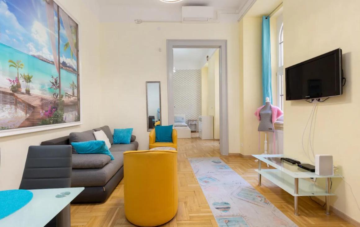 Apartment Minded Manor 3-bdr Budapest